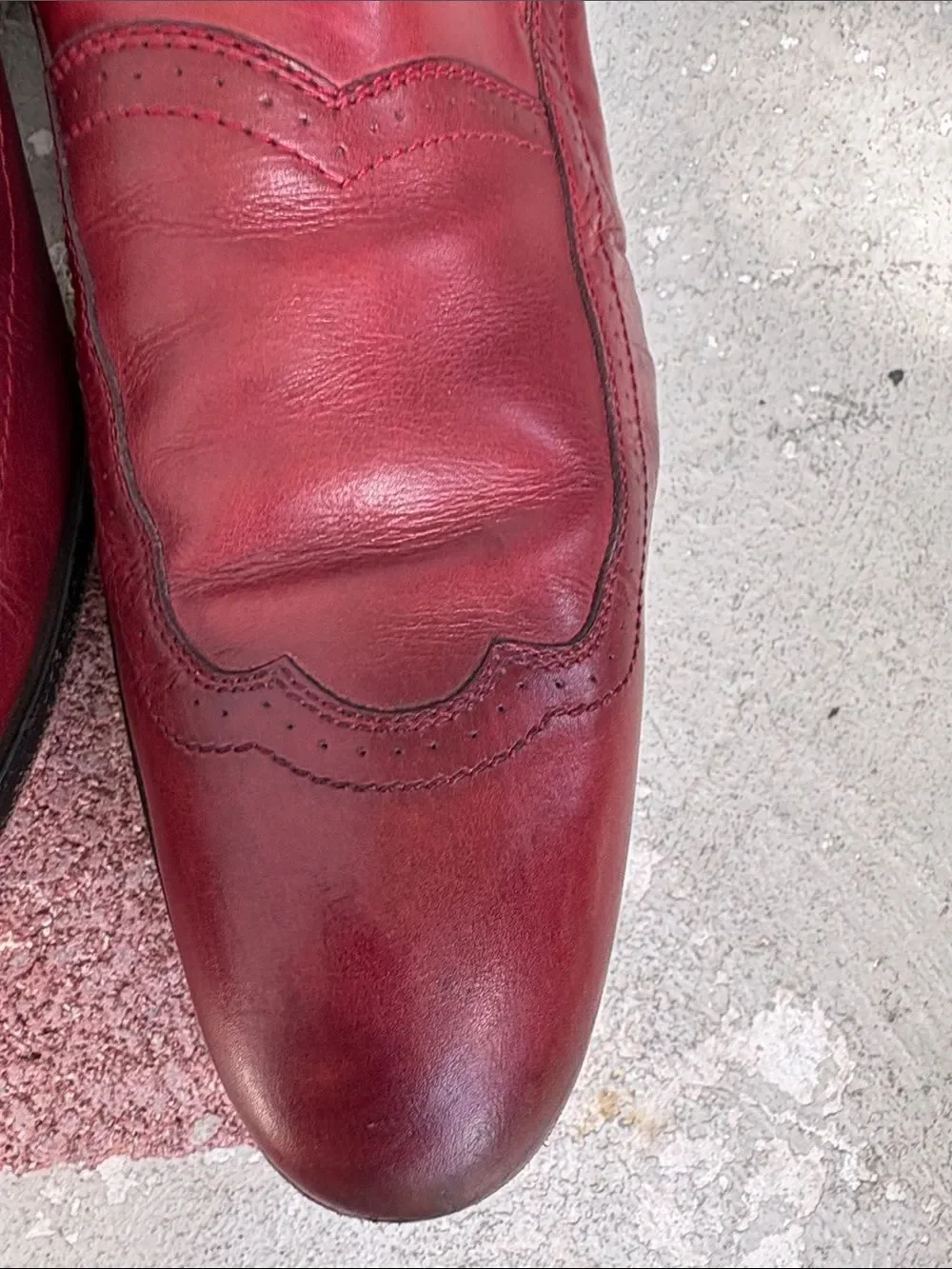 Vintage Gucci wing tip loafers